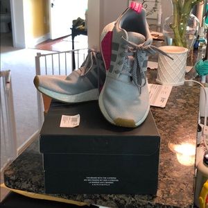 Adidas NMD R2 size 7
